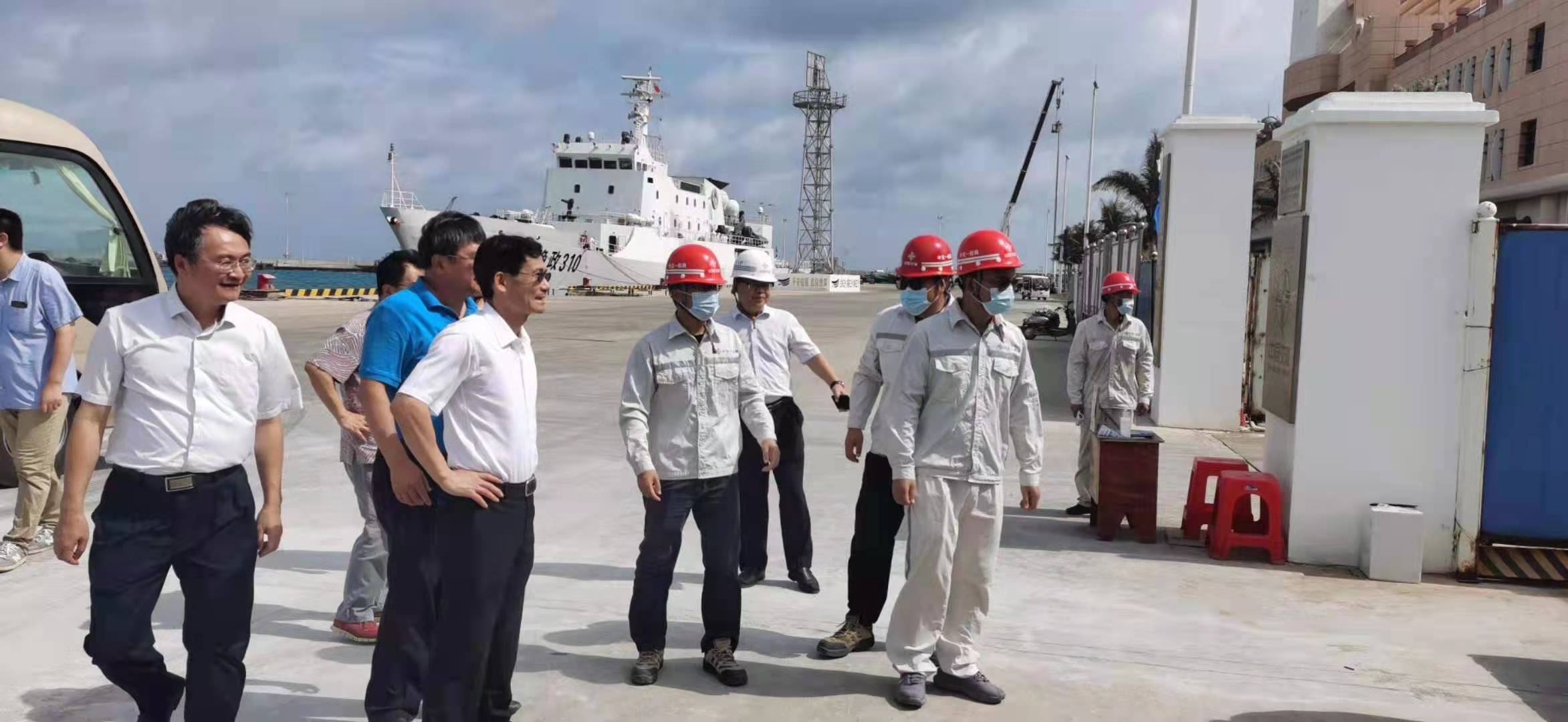海南省省委常委、常務(wù)副省長沈丹陽蒞臨馳大建筑工程有限公司承接的三沙主權(quán)廣場調(diào)研指導(dǎo)